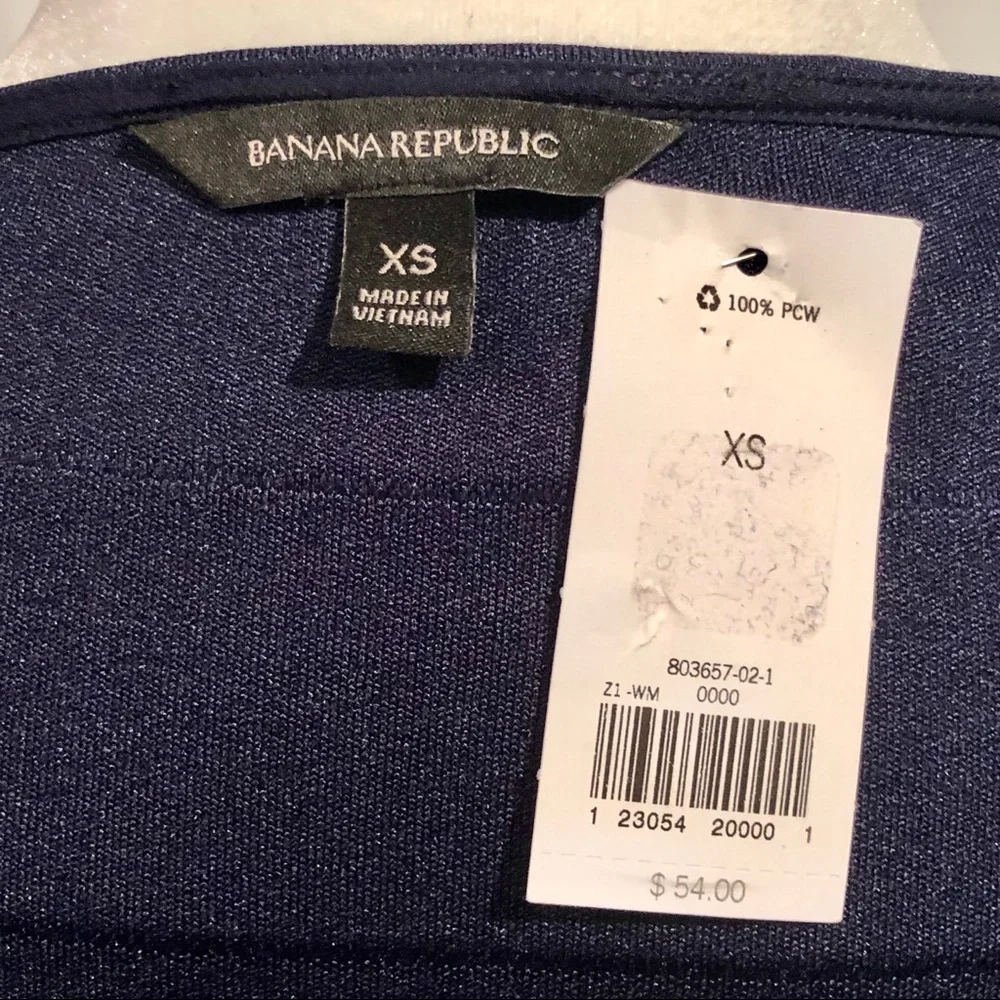 BANANA REPUBLIC V-Neck Flutter Sleeve Ribbed Top - Picture 6 of 6